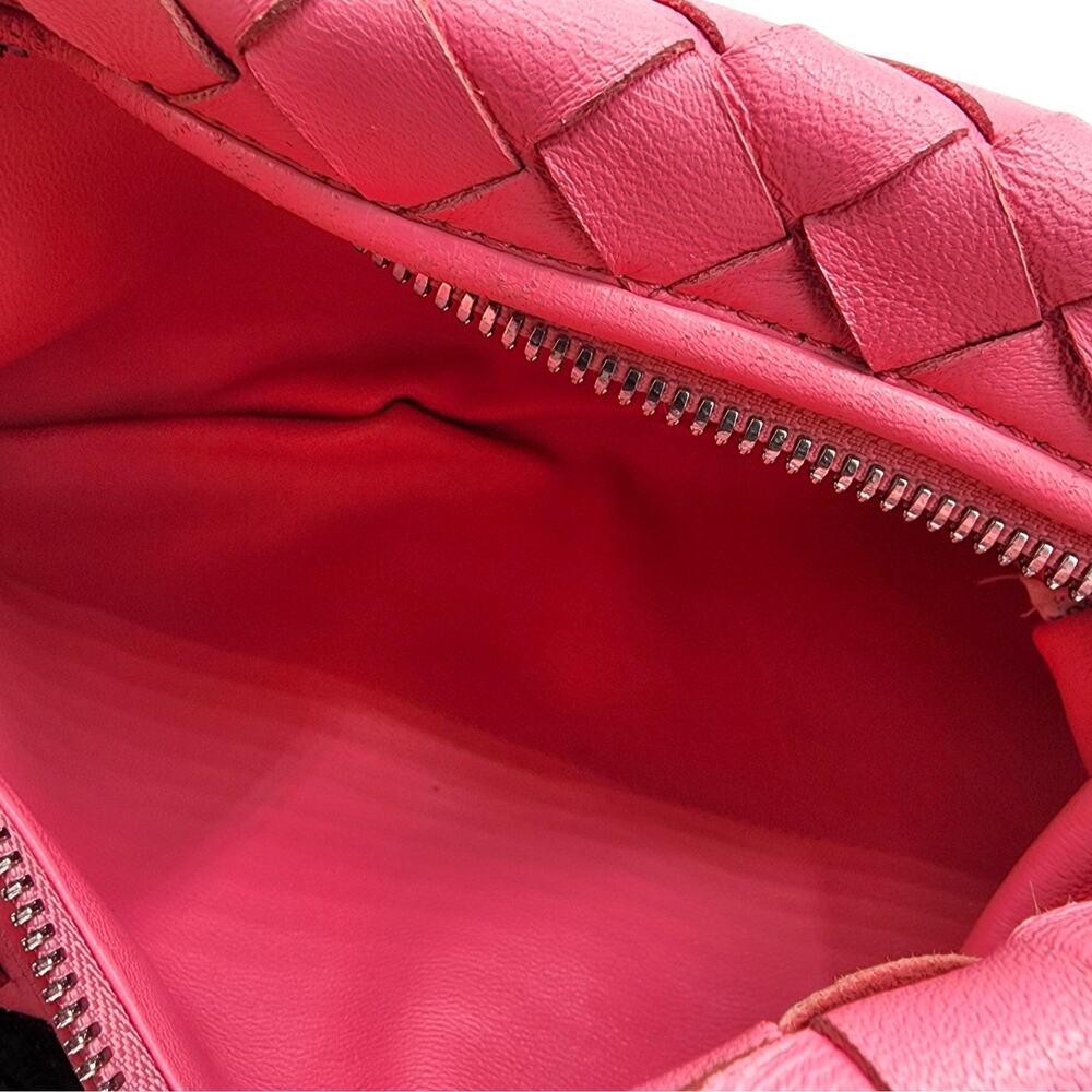 Bottega Veneta Jodie Intrecciato Leather Shoulder Hobo Bag in Pink - Picture 4 of 7